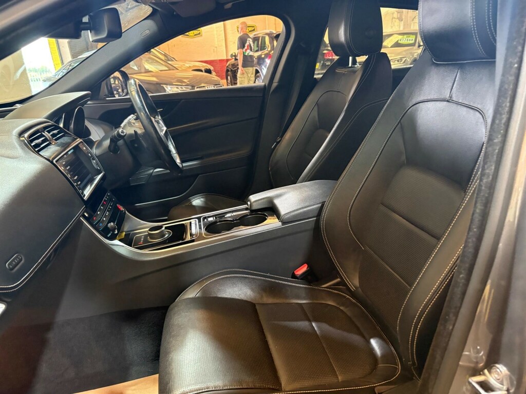Jaguar XE D R-sport Red #46