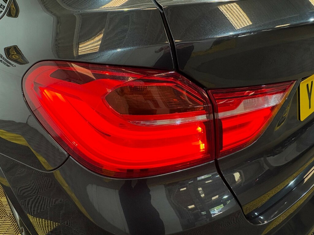 BMW X4 X4 M40d Black #28