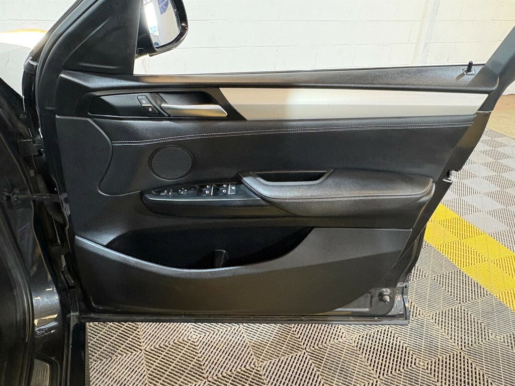 BMW X4 X4 M40d Black #38