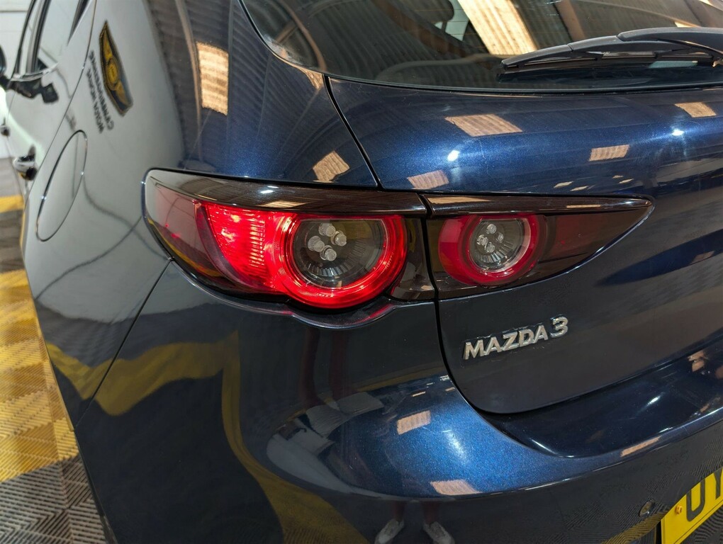 Mazda 3 2.0 Skyactiv G Mhev Se-l Lux Red #32