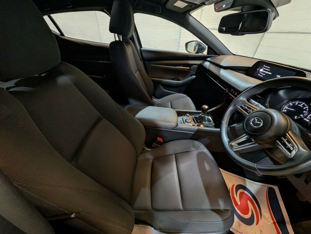 Mazda 3 2.0 Skyactiv G Mhev Se-l Lux Red #68