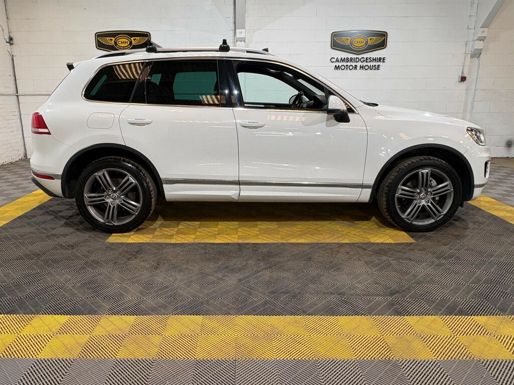 Volkswagen Touareg 3.0 V6 R-line Tdi Bluemotion Technology White #14