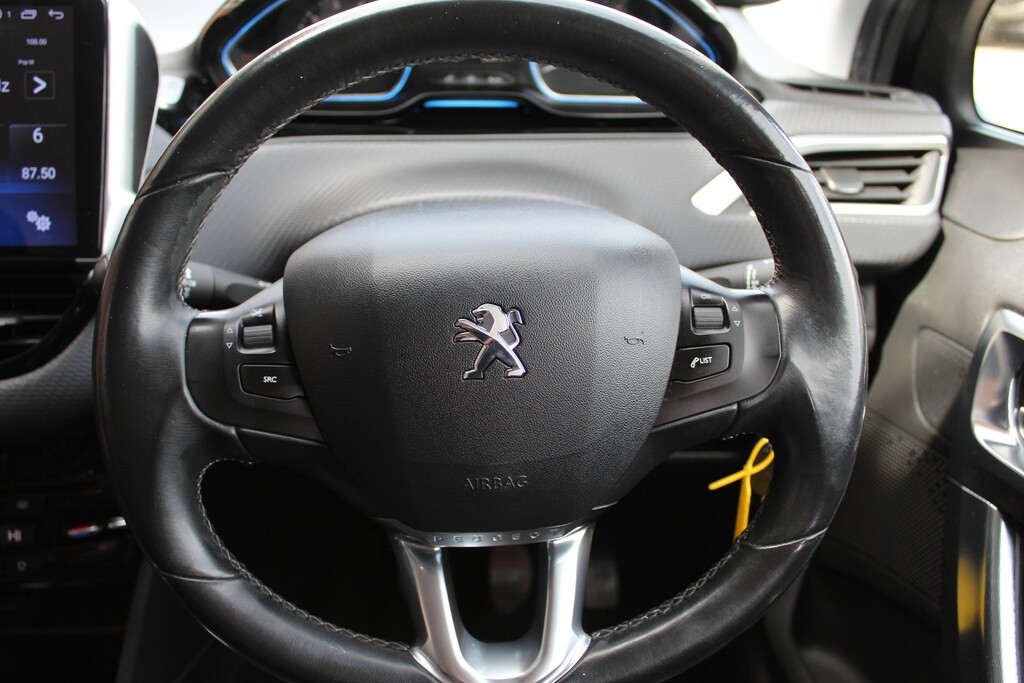 Peugeot 2008 2008 Active Hdi White #18