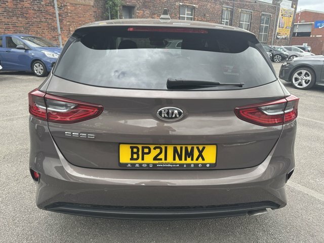 Kia Ceed 2021 1.0 T-gdi 3 Hatchback Brown #4