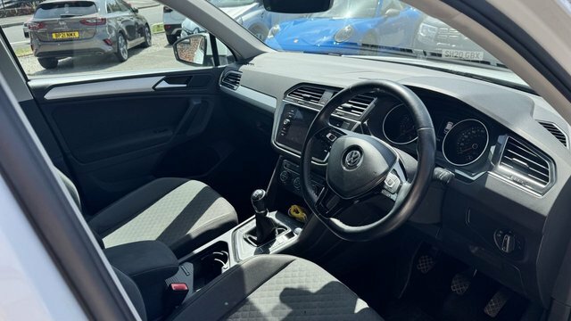 Volkswagen Tiguan 2019 1.5 Tsi Evo Match Suv White #2
