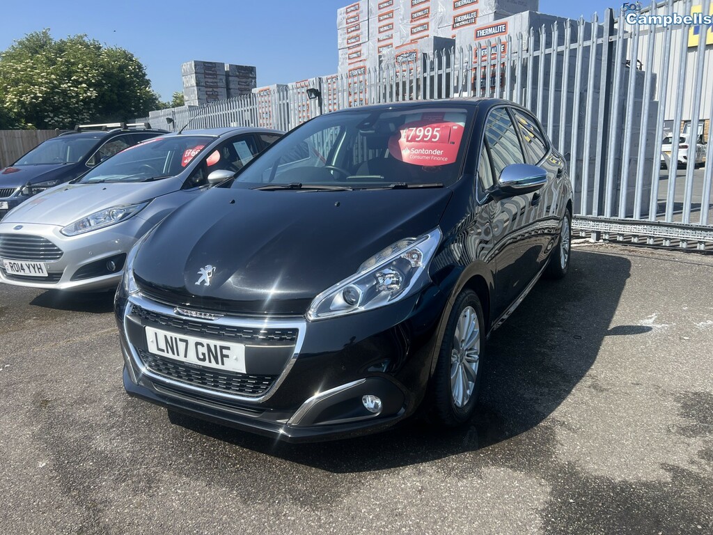 Peugeot 208 Hatchback 1.2 Puretech Allure 2017 Black #2