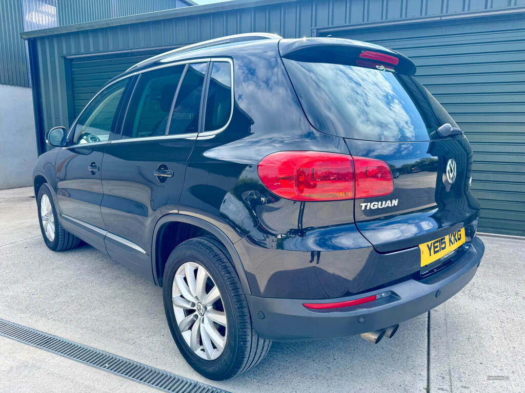 Volkswagen Tiguan 2.0 Tdi Bluemotion Tech Match YE15KKG Black #4