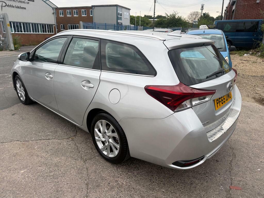 Toyota Auris 1.6 D-4d Icon Touring Sports Euro 6 S S PF65DMO Silver #4