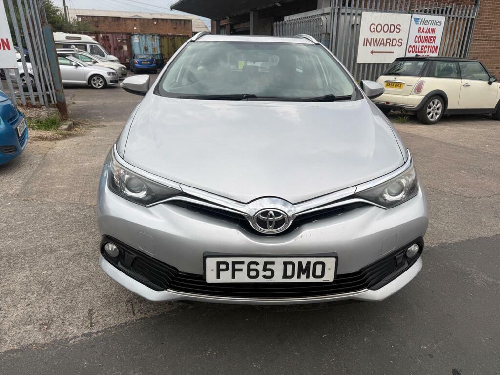 Toyota Auris 1.6 D-4d Icon Touring Sports Euro 6 S S PF65DMO Silver #2