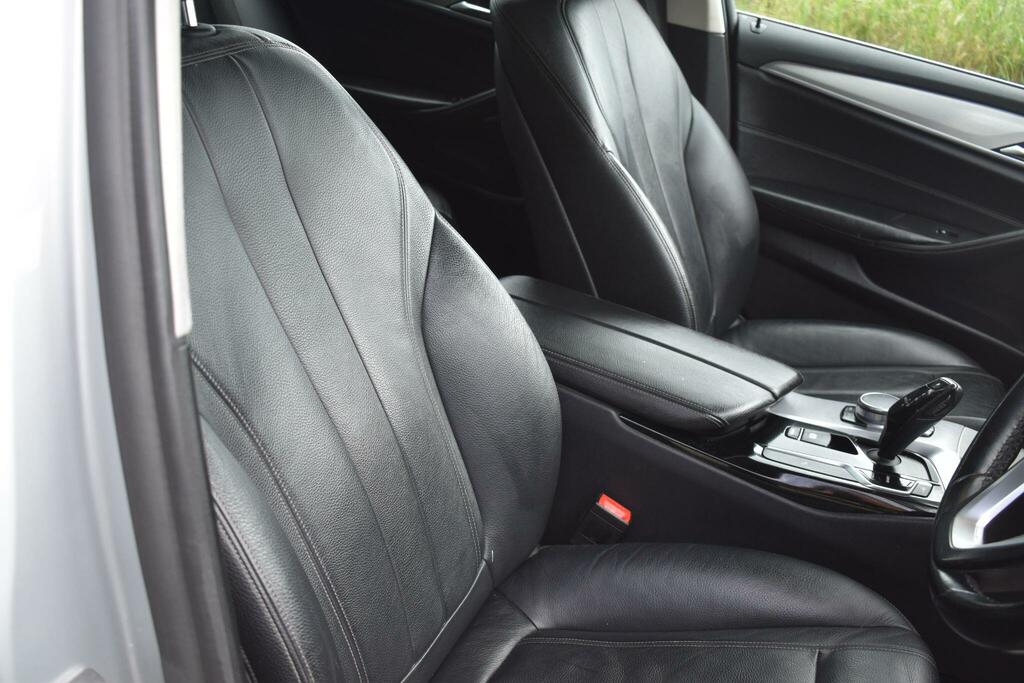 BMW 5 Series 2L M Sport White #19