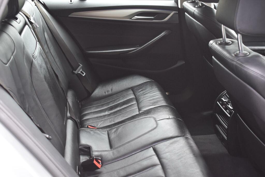 BMW 5 Series 2L M Sport White #16