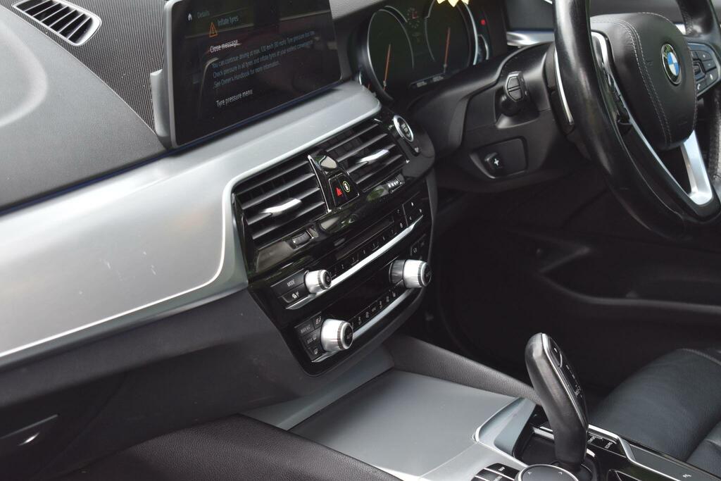 BMW 5 Series 2L M Sport White #8