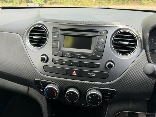 Hyundai I10 1.0 Go Red #10