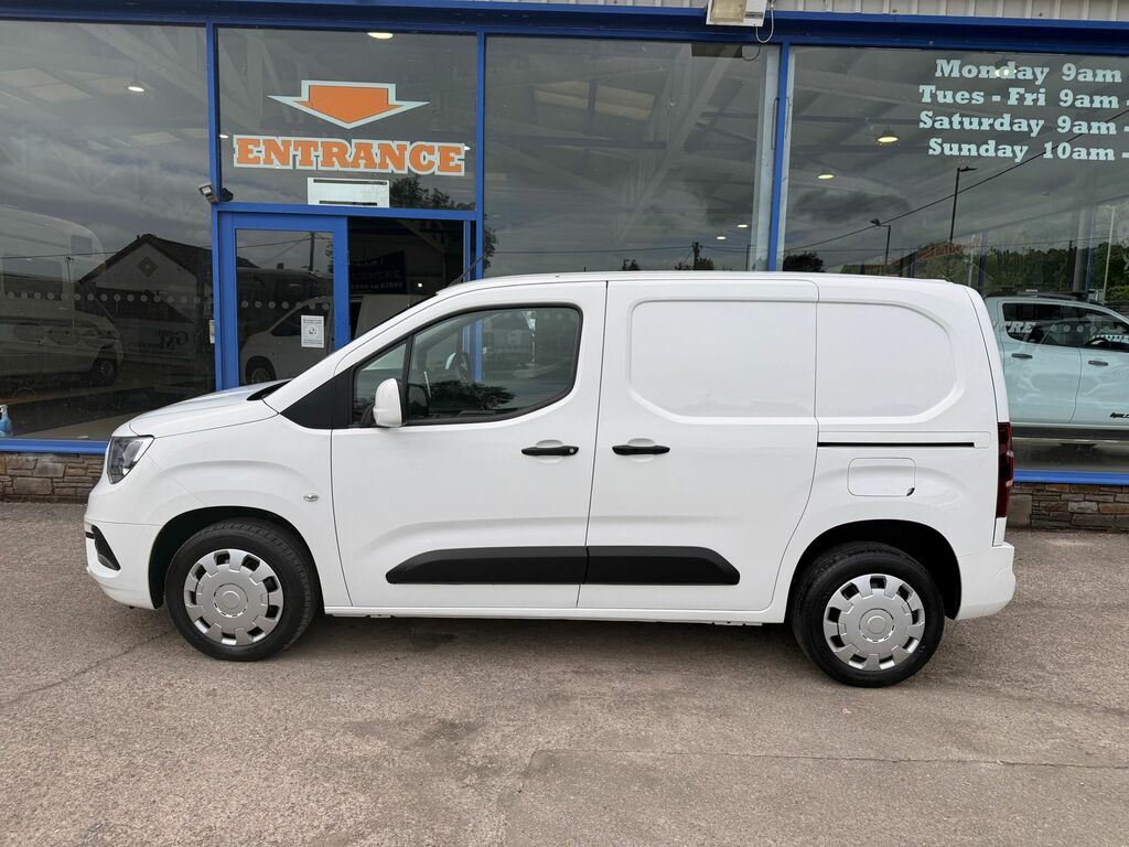 Vauxhall Combo 1.5 Turbo D 2300 Sportive Panel Van Man White #3