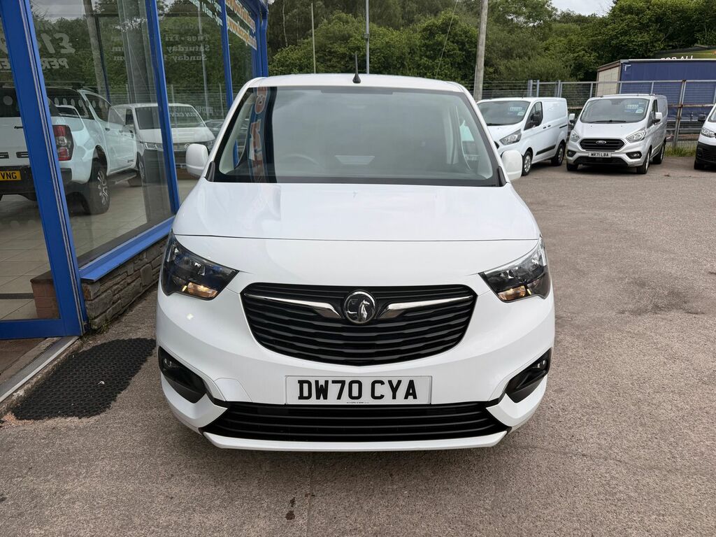 Vauxhall Combo 1.5 Turbo D 2300 Sportive Panel Van Man White #2