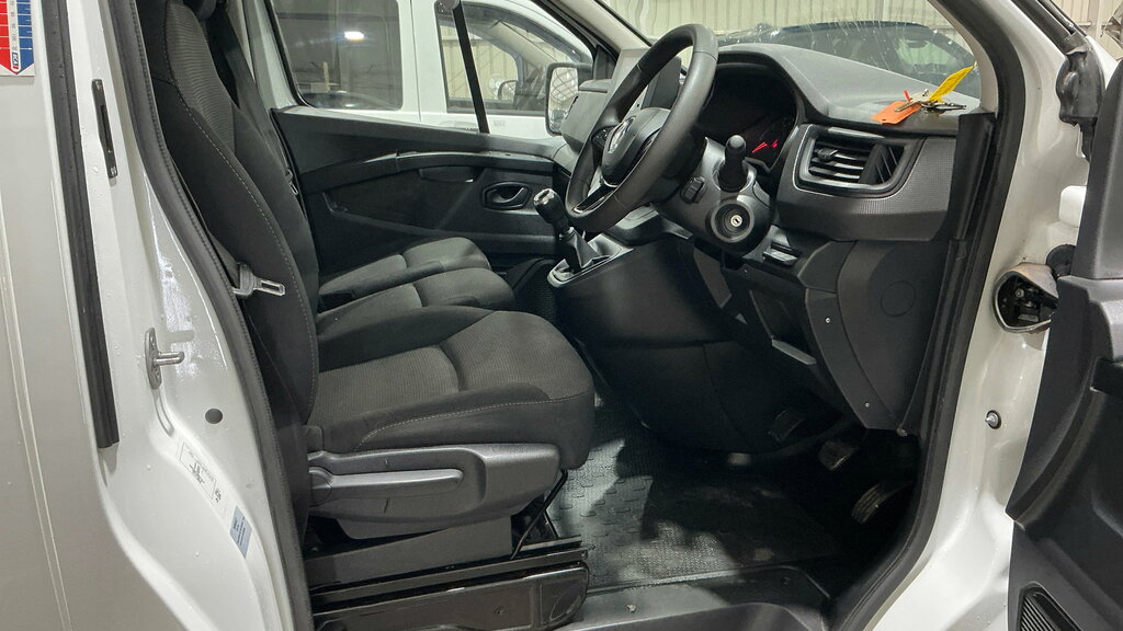Renault Trafic 2.0 Dci Blue Ll30 Business Panel Van M White #6
