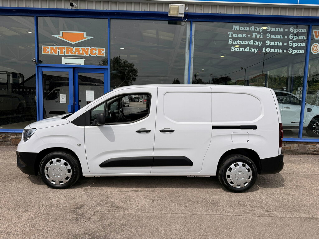 Vauxhall Combo 1.5 Turbo D 2300 Prime Panel Van 6Dr White #3