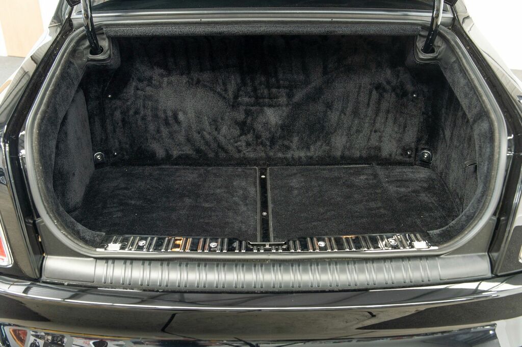 Rolls-Royce Phantom V12 Silver #49