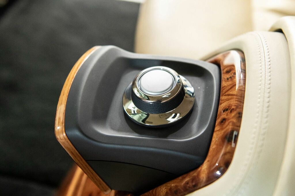 Rolls-Royce Phantom V12 Silver #32