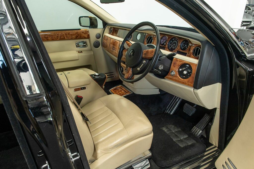 Rolls-Royce Phantom V12 Silver #8