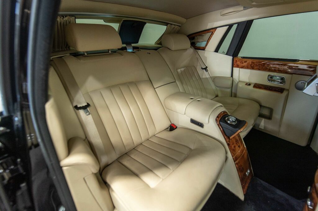 Rolls-Royce Phantom V12 Silver #19
