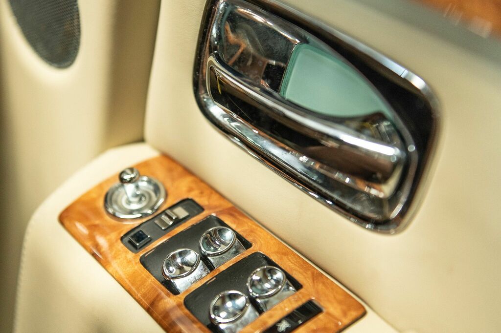 Rolls-Royce Phantom V12 Silver #43
