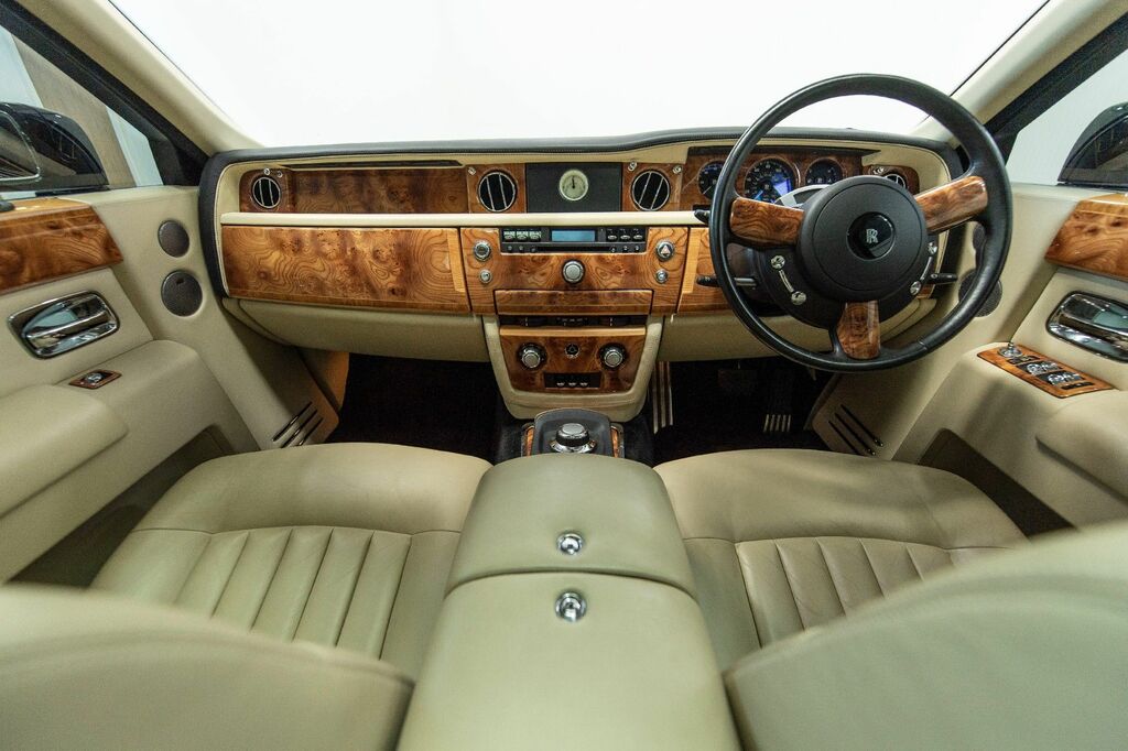Rolls-Royce Phantom V12 Silver #10