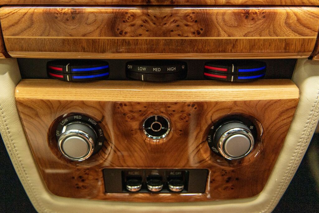 Rolls-Royce Phantom V12 Silver #36