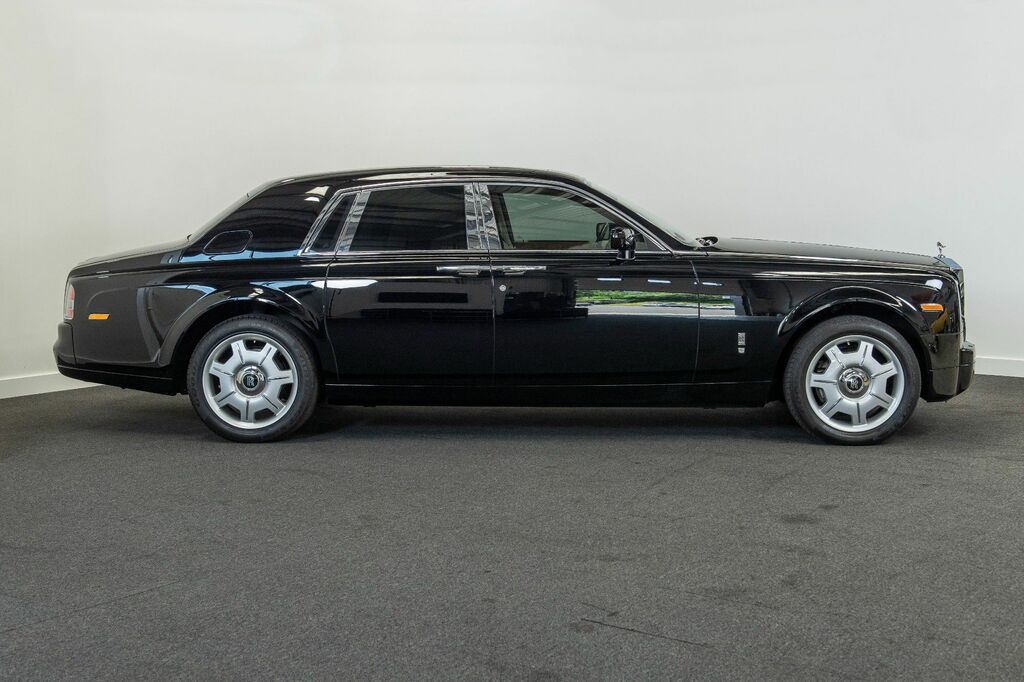 Rolls-Royce Phantom V12 Silver #2