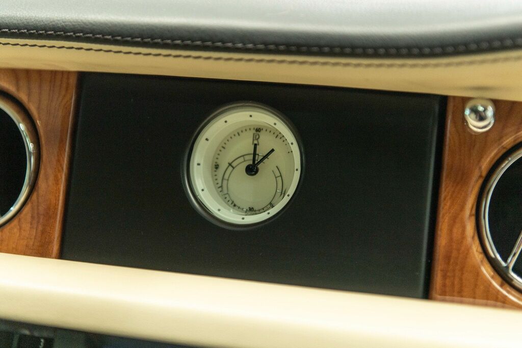 Rolls-Royce Phantom V12 Silver #37