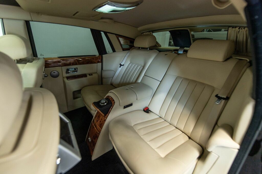 Rolls-Royce Phantom V12 Silver #20