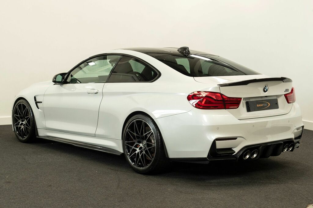 BMW M4 Coupe GK19YAV White #5