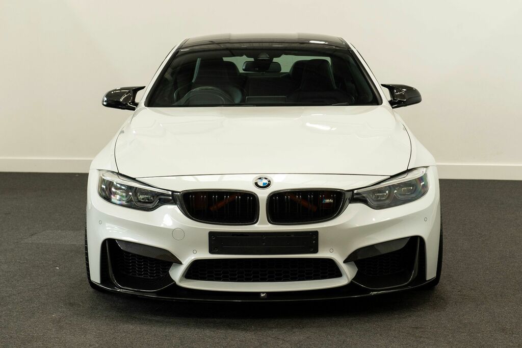 BMW M4 Coupe GK19YAV White #3