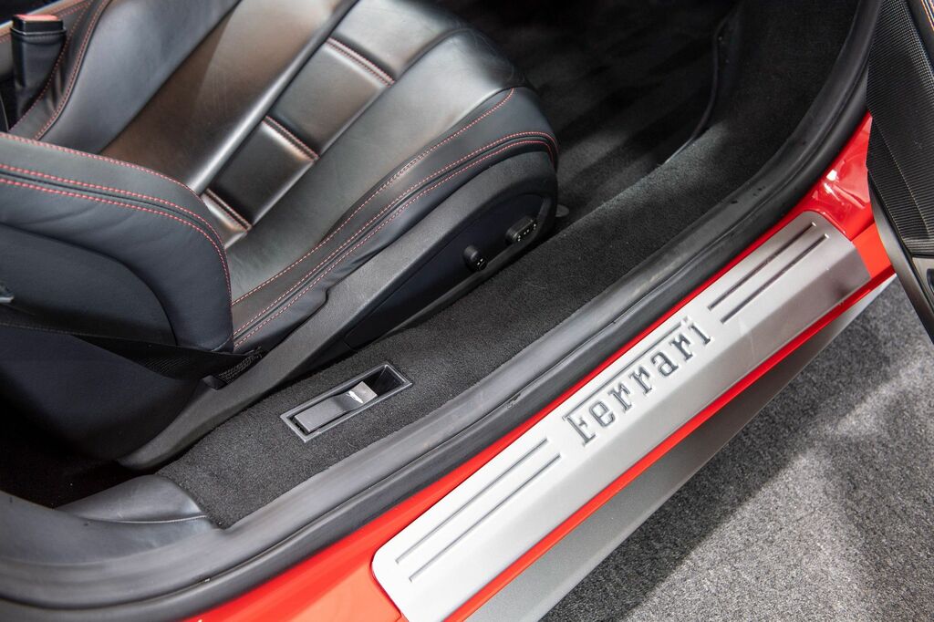 Ferrari 458 458 Italia Dct S-a Red #13
