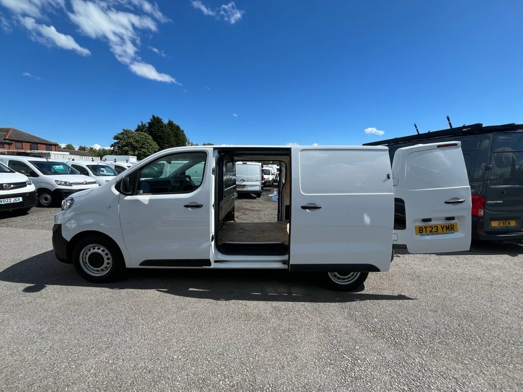Peugeot Expert 1.5L Professional Premium 6Dr BT23YMR White #4