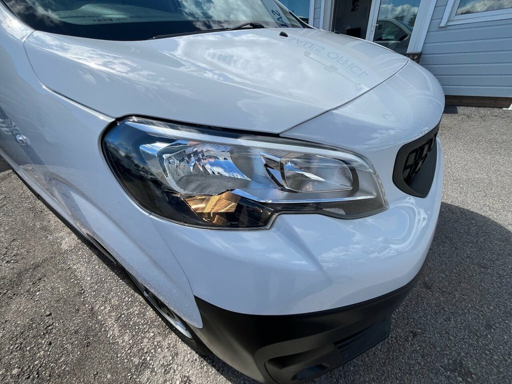 Peugeot Expert 1.5L Professional Premium 6Dr BT23YMR White #2