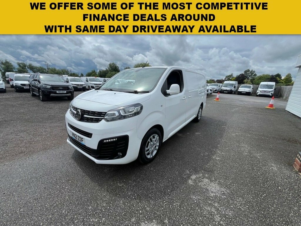 Vauxhall Vivaro 1.5L Sportive White