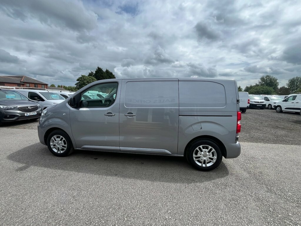 Vauxhall Vivaro 1.5L Sportive 6Dr YGZ6356 Grey #5
