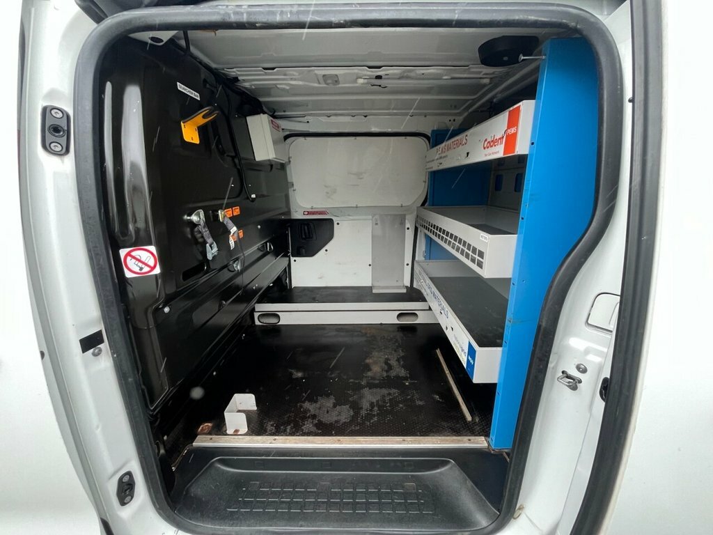 Vauxhall Vivaro 1.5L Edition FL69XJY White #4