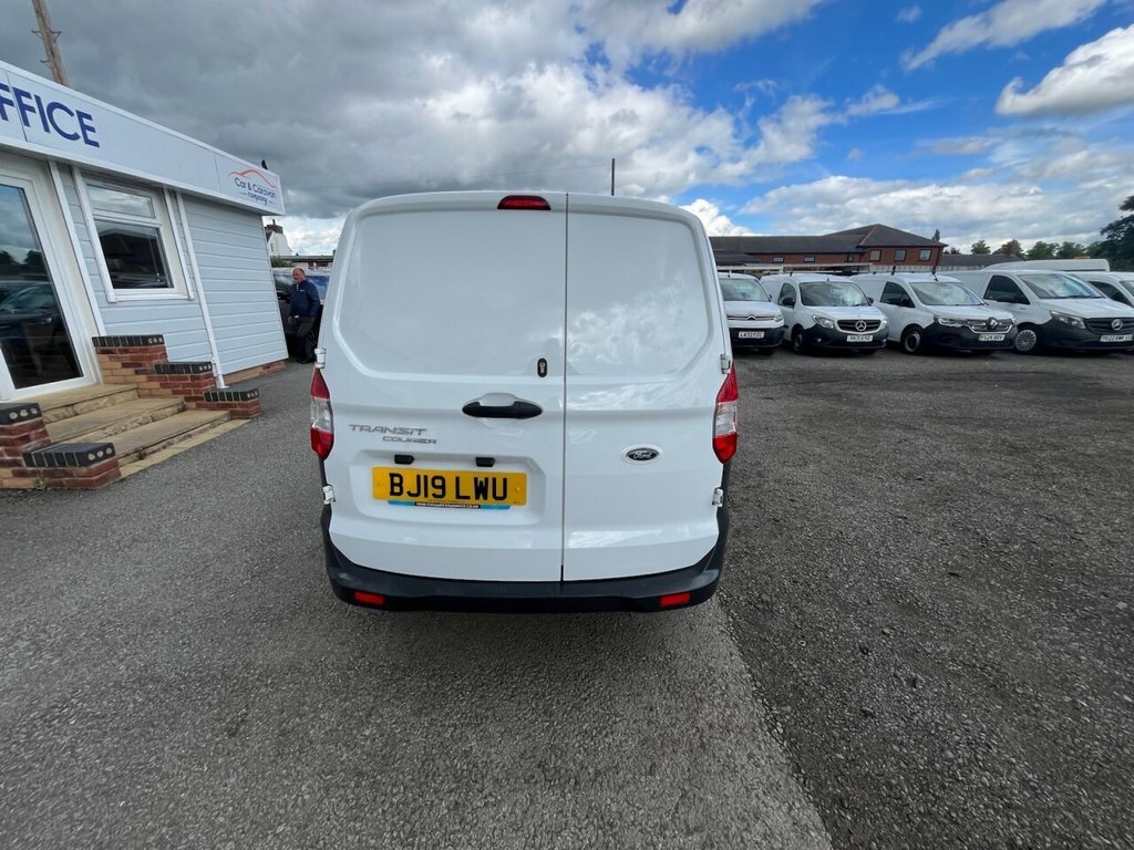 Ford Transit Courier Mpv White