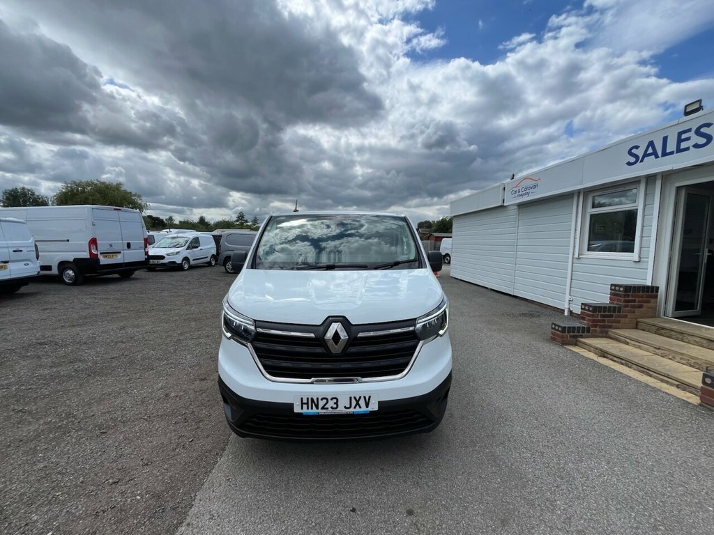 Renault Trafic 2L Business White #2