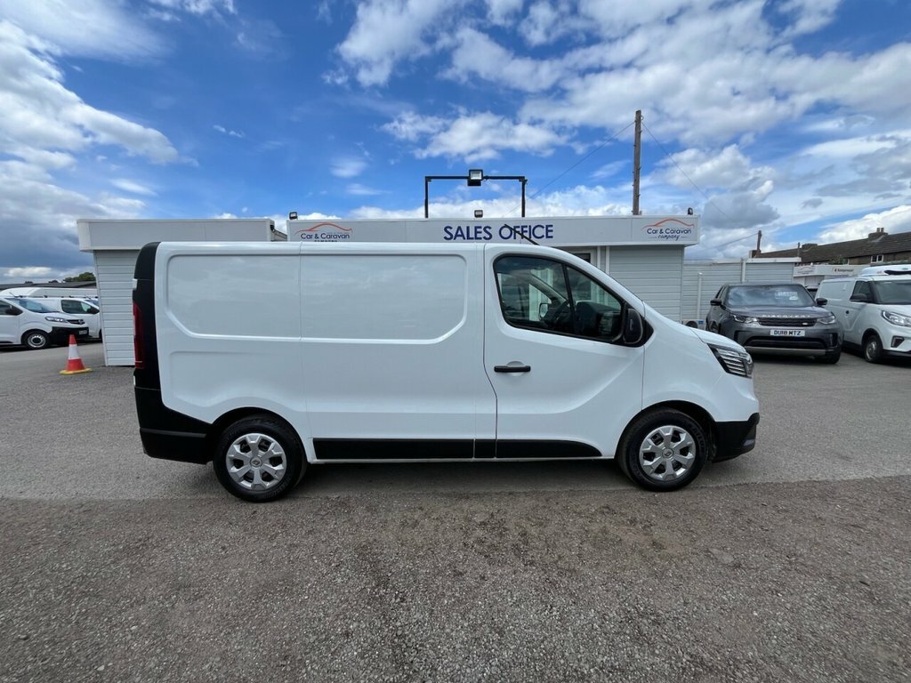 Renault Trafic 2L Business White #4