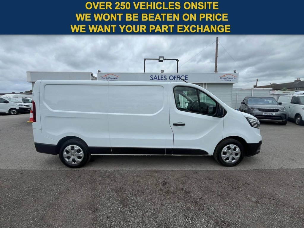 Renault Trafic 2L Business White #2