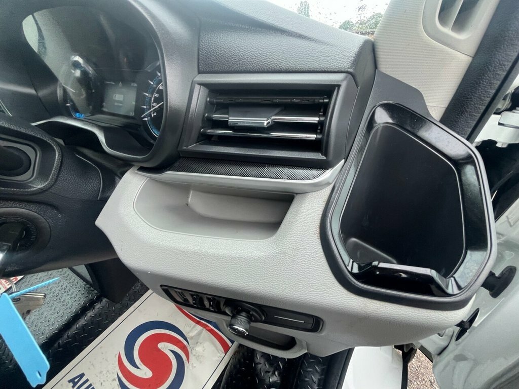 Maxus eDeliver 9 Panel Van White #20