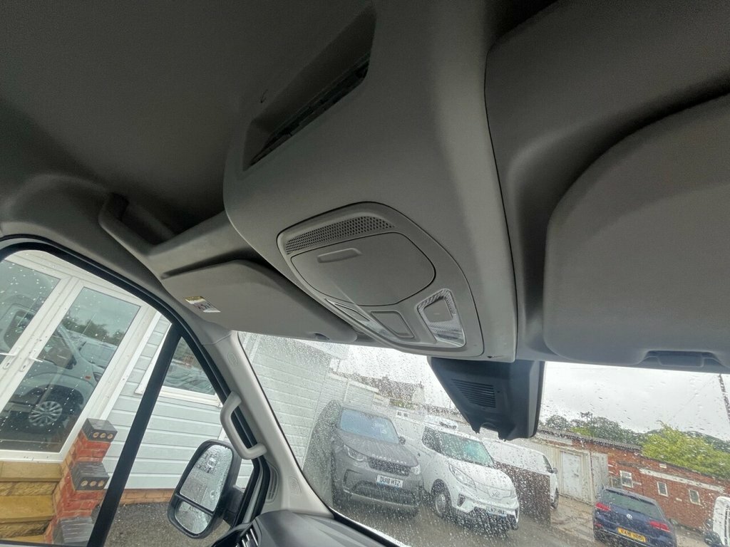 Maxus eDeliver 9 Panel Van White #26
