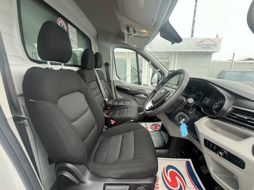 Maxus eDeliver 9 Panel Van White #21