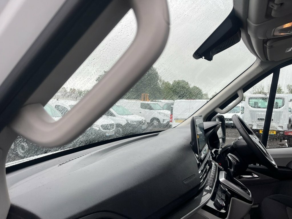 Maxus eDeliver 9 Panel Van White #11