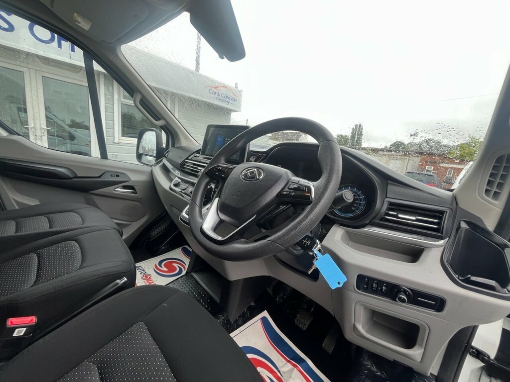 Maxus eDeliver 9 Panel Van White #24