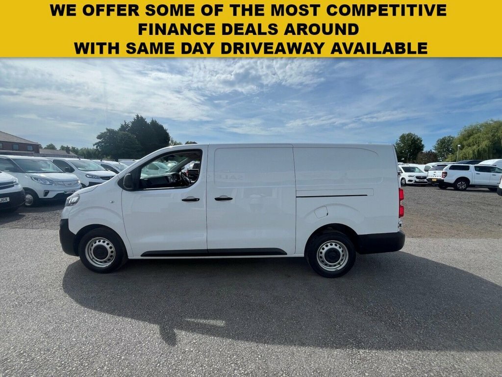 Vauxhall Vivaro 1.5L Dynamic 6Dr White