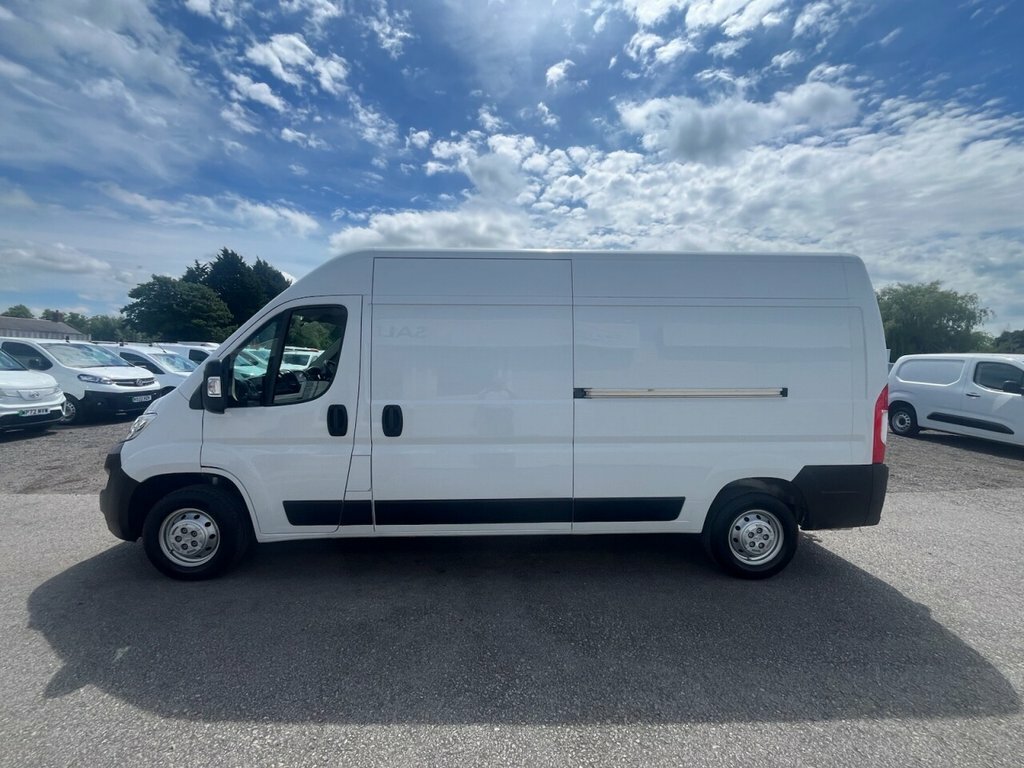 Vauxhall Movano 2L Prime DS72UEW White #3